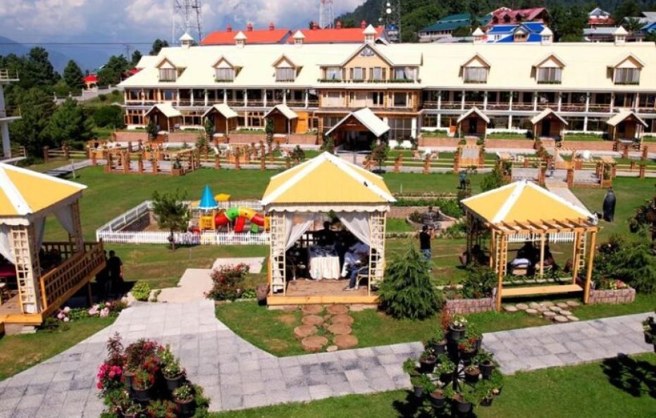 Cedarwood Hotel and Resort in Shogran