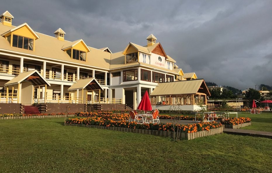 Cedarwood Hotel and Resort in Shogran